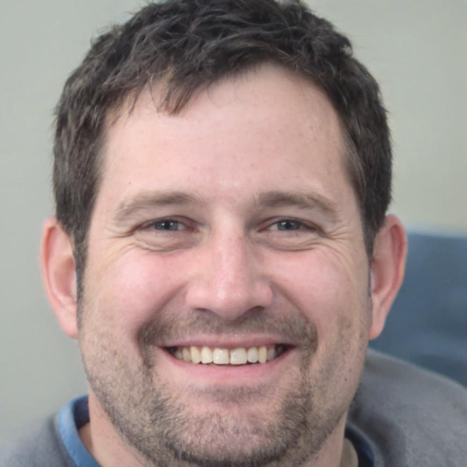 Portrait of Thaddeus Lundberg, financial planning specialist